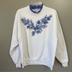 Vintage Morning Sun Large floral white purple blue puffed print grannycore